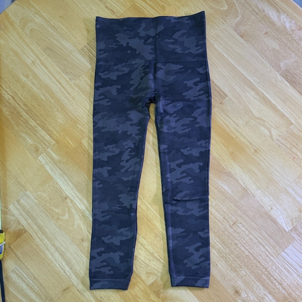 Women’s Spanx Jeanish Camo Leggings